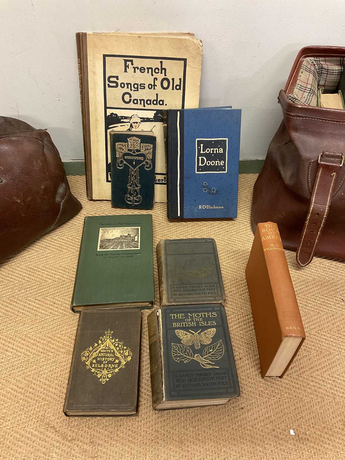 Two vintage leather bags containing a quantity of books including GRAHAM ROBERTSON, W; a limited - Bild 2 aus 10