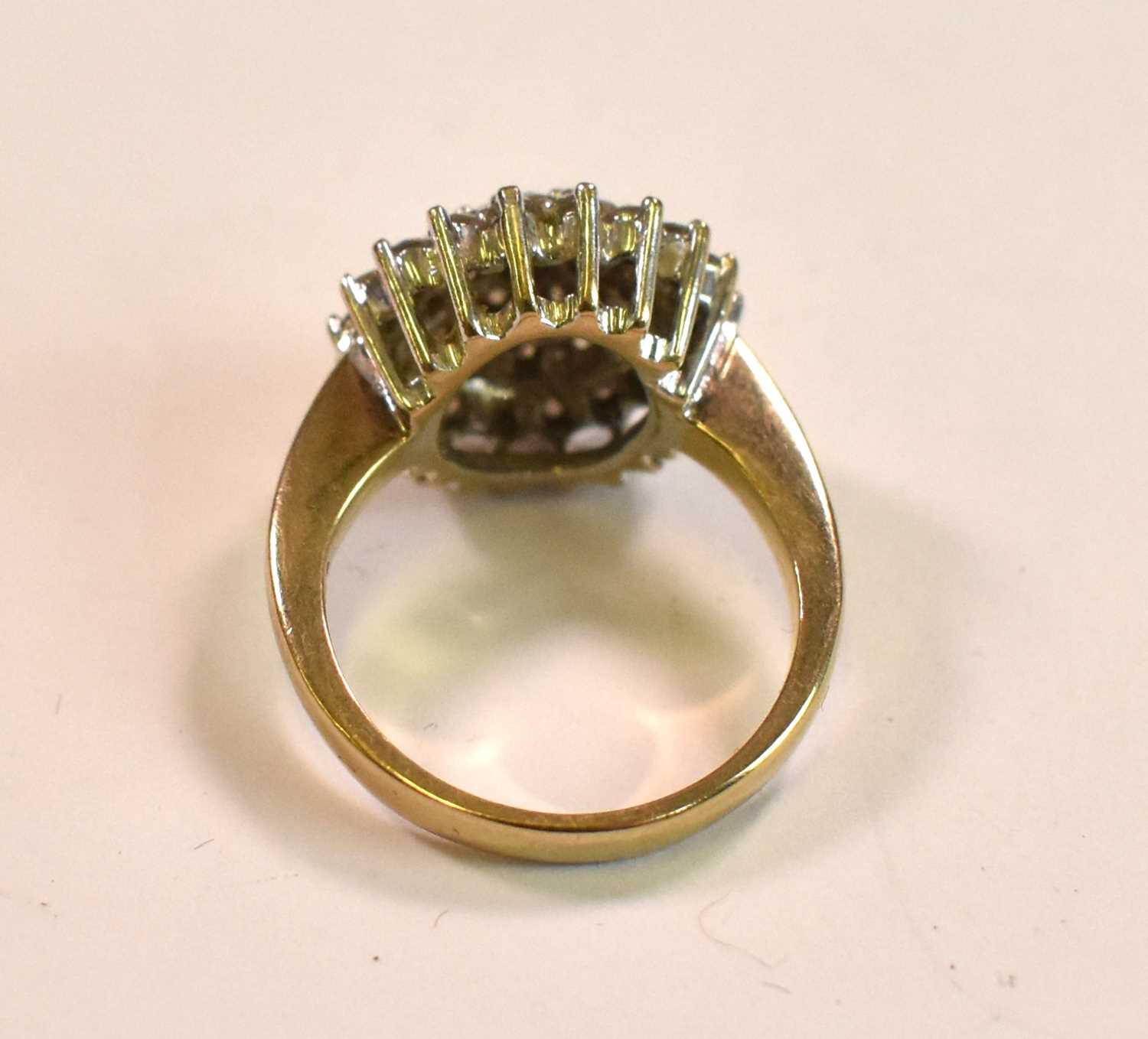 A 9ct gold domed dress ring, size H 1/2, approx 4g. - Image 5 of 5