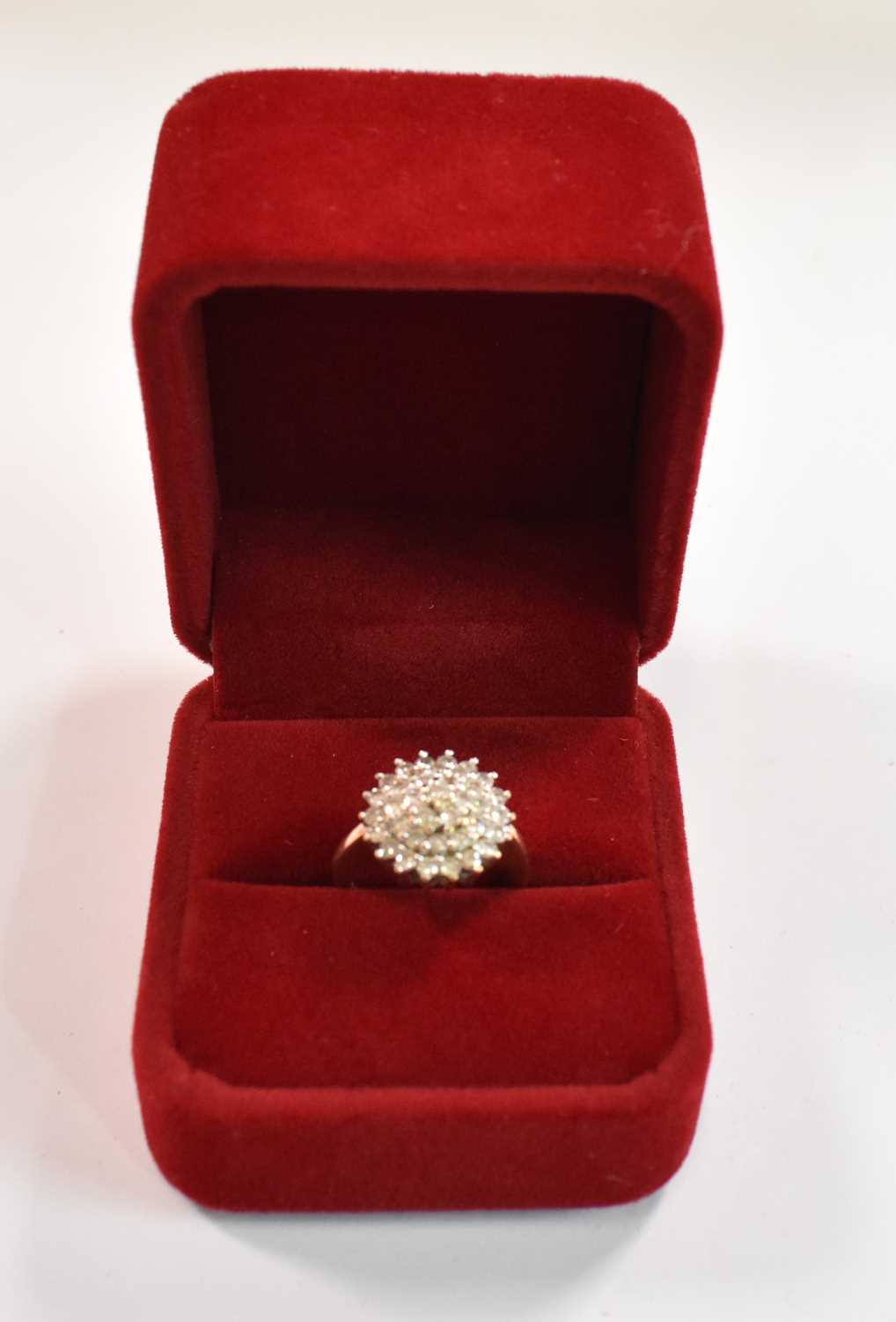 A 9ct gold domed dress ring, size H 1/2, approx 4g. - Image 2 of 5