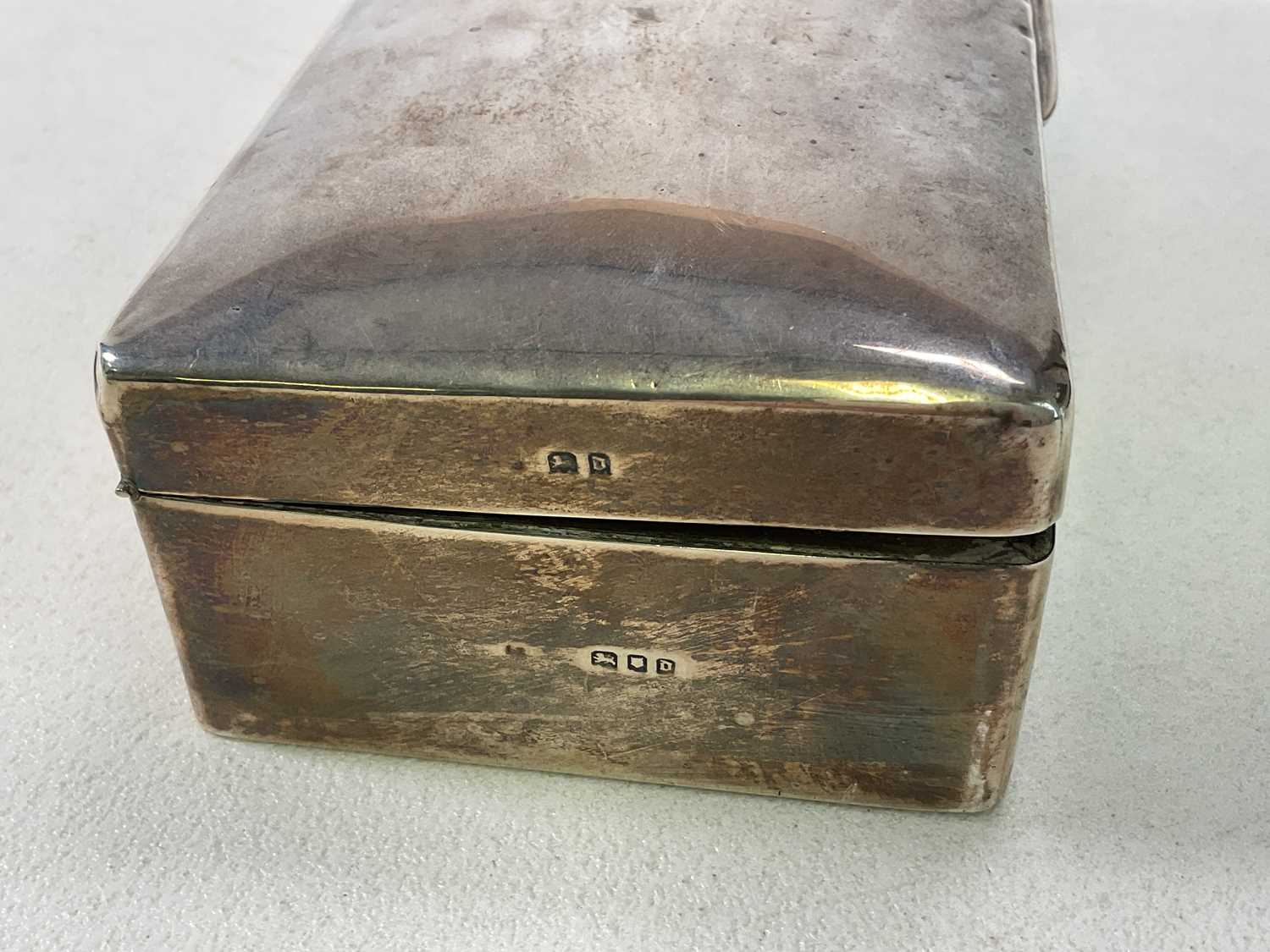 A George V hallmarked silver rectangular cigarette box, engraved with initials and bearing plaque - Image 3 of 3
