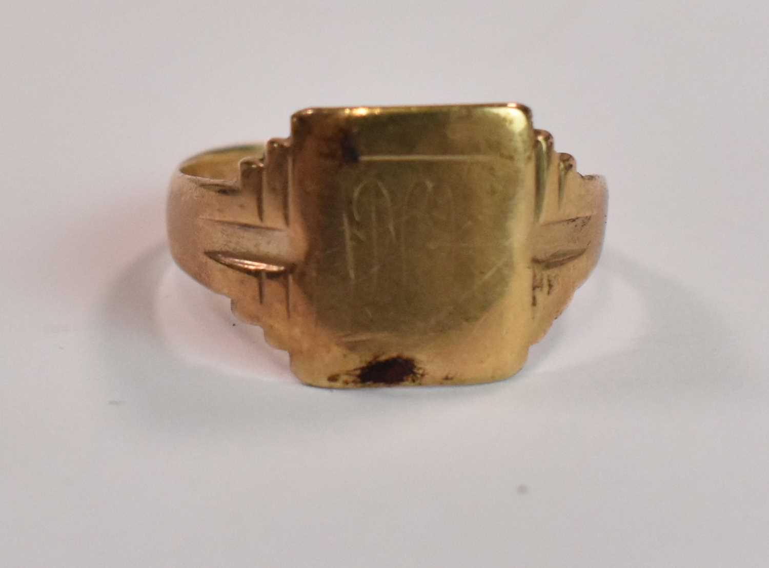 A 9ct yellow gold broad textured ring, size T 1/2, and a 9ct yellow gold signet ring (shank - Image 4 of 5