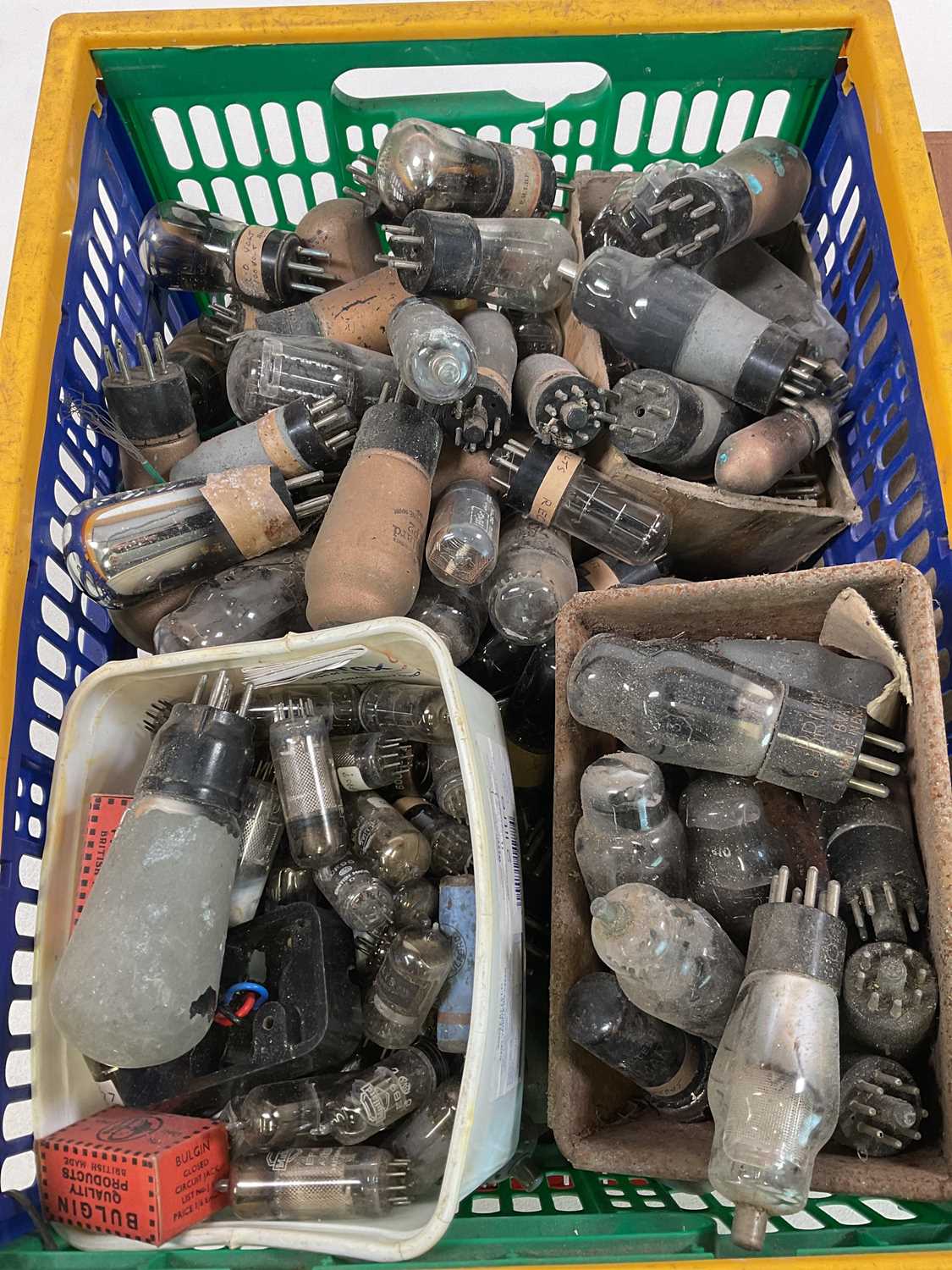 A quantity of unboxed vintage radio valves, numerous manufacturers. - Image 2 of 3