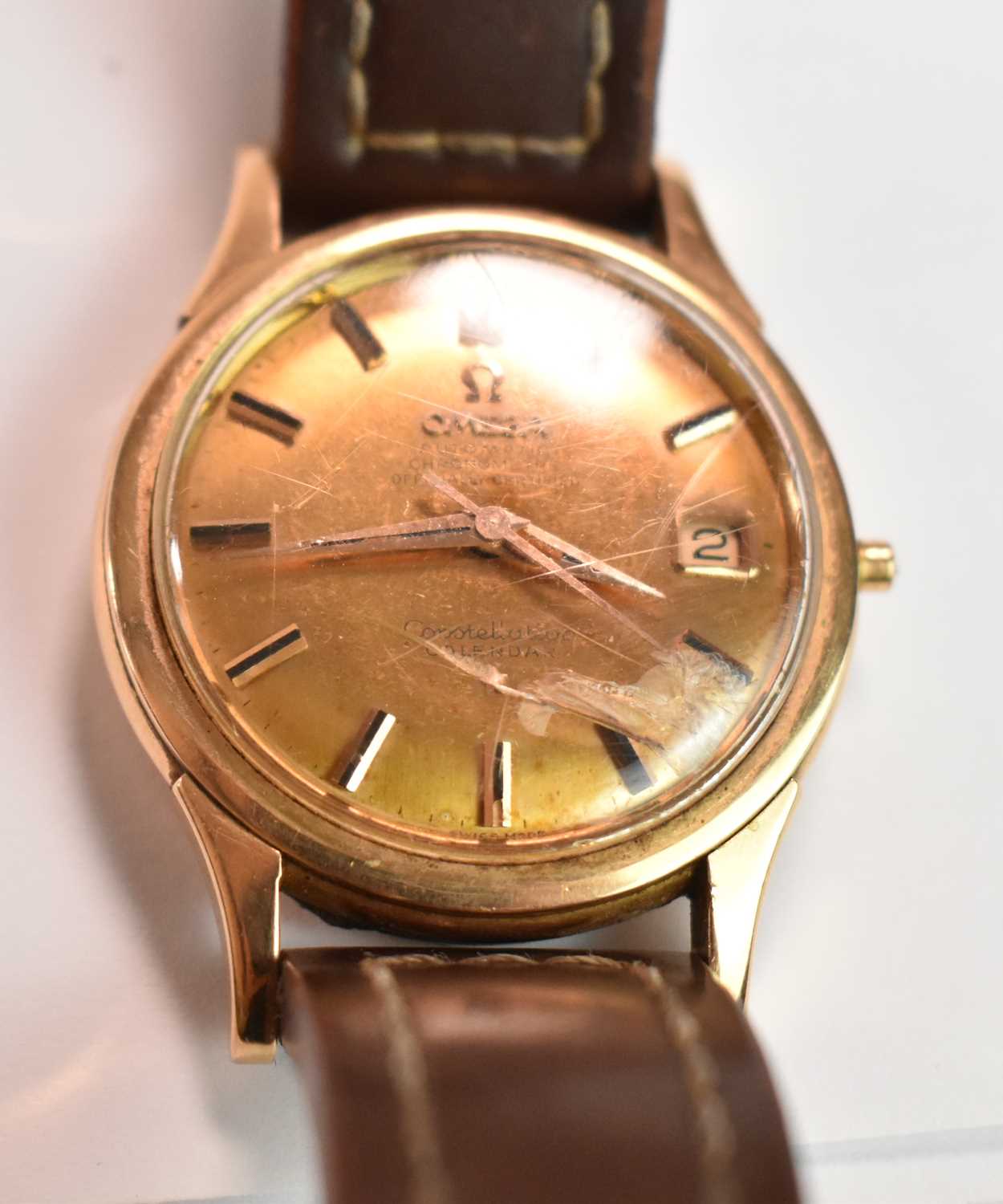 OMEGA; a gentleman's 18ct yellow gold Constellation Calendar vintage wristwatch with baton markers - Image 2 of 5