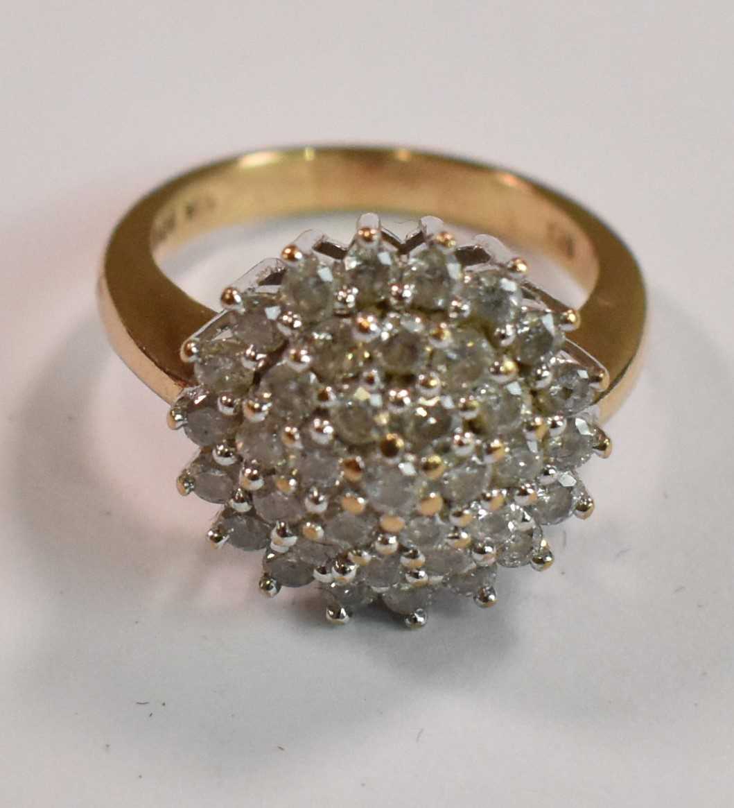 A 9ct gold domed dress ring, size H 1/2, approx 4g. - Image 3 of 5