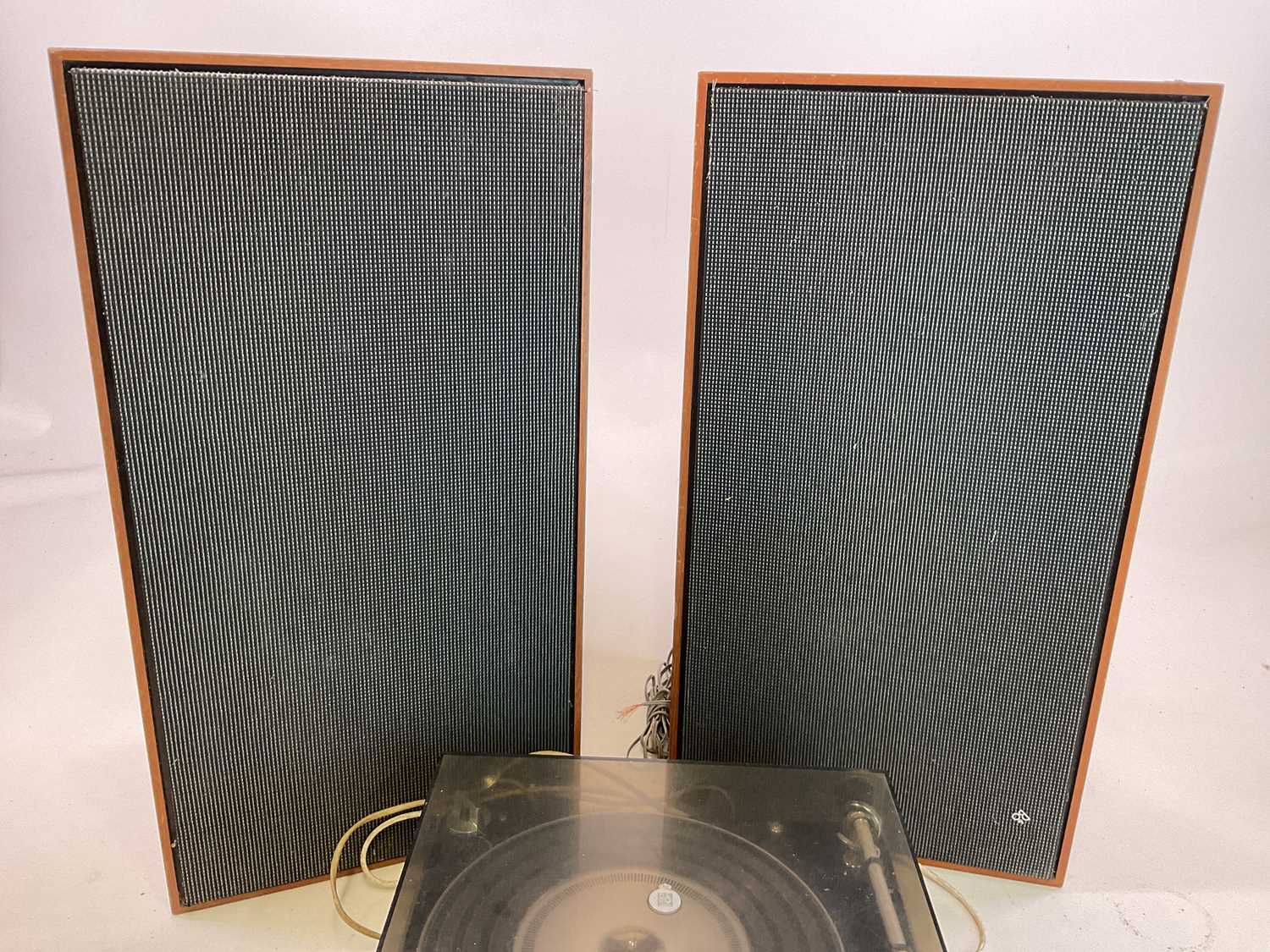 BANG & OLUFSEN; a mid 20th century Beogram 1000 and pair of speakers. - Bild 3 aus 4