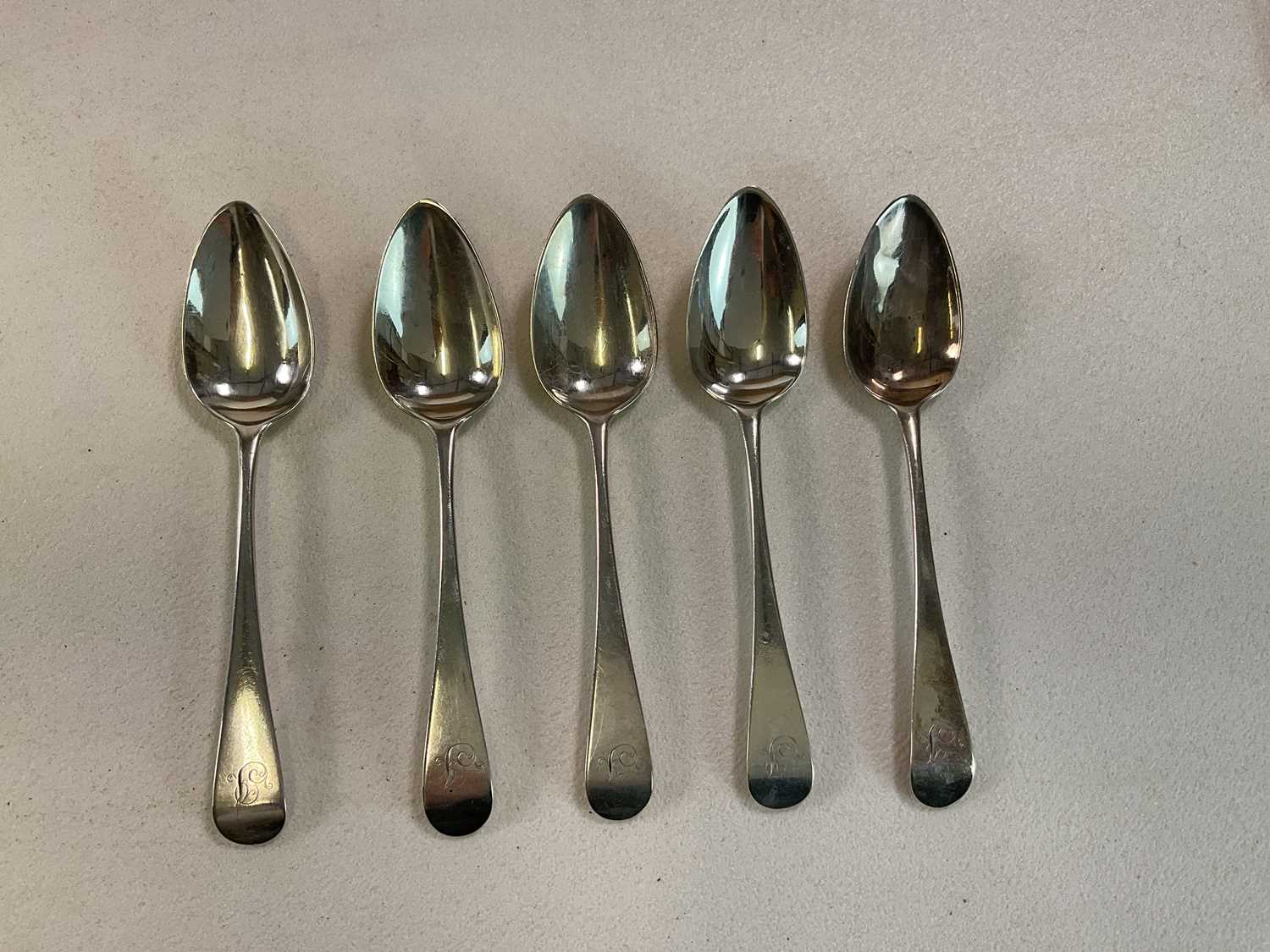 WILLIAM ELEY; a set of three George IV hallmarked silver fiddle pattern tablespoons, a matched set - Image 3 of 12