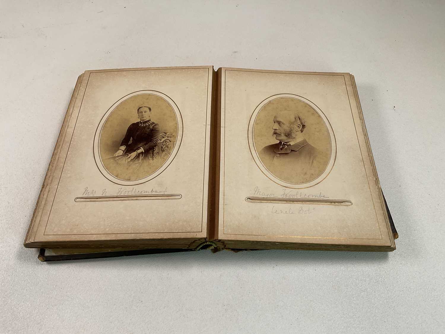 A Victorian photograph album, containing approximately one hundred photographs, mainly people and - Bild 5 aus 26