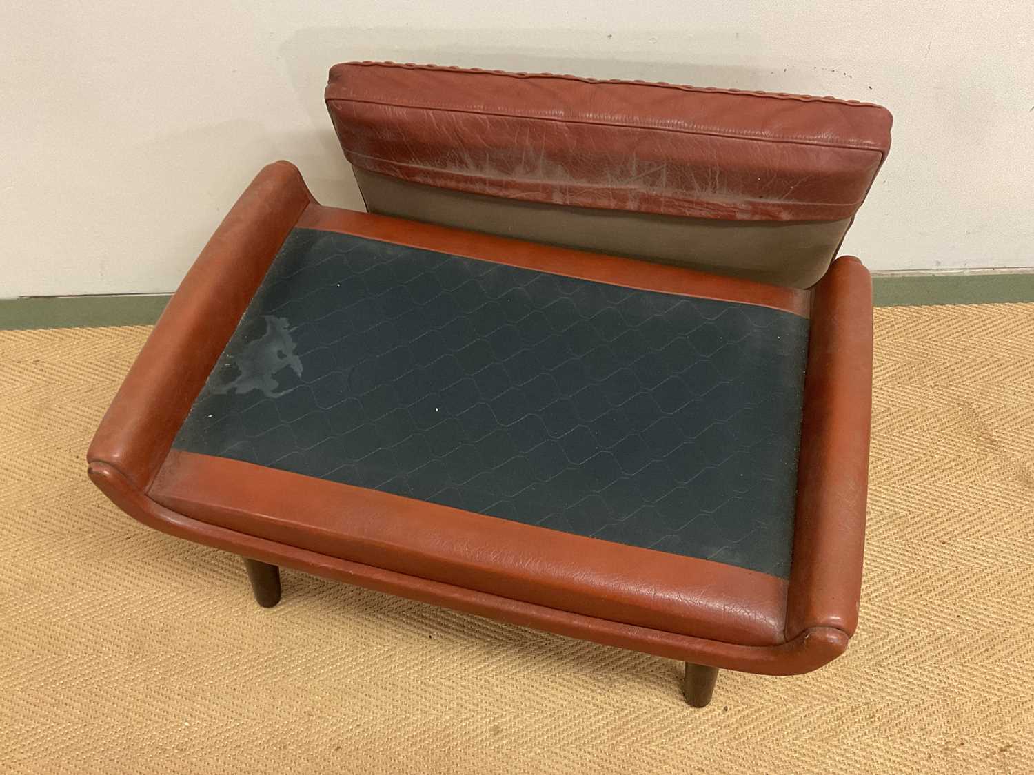 AAGE CHRISTIANSEN FOR ERHARDSEN & ANDERSEN; a mid 20th century Danish leather Matador footrest, 40 x - Image 2 of 2