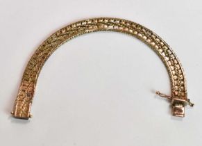 A 9ct tricolour gold bracelet, length 17.5cm, approx 20g.