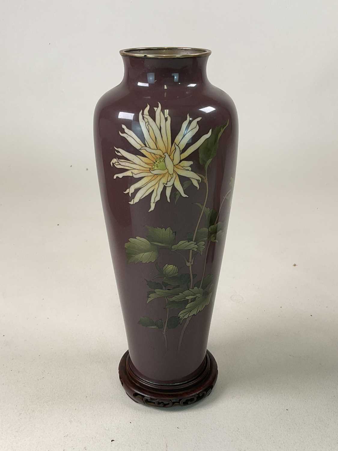 A Japanese cloisonné vase in wooden case by the Ando company, vase height 31cm, a Japanese ceramic - Image 3 of 8