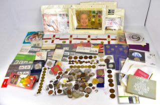 Various mixed modern and vintage collectors' coins to include packed and loosed examples, to include