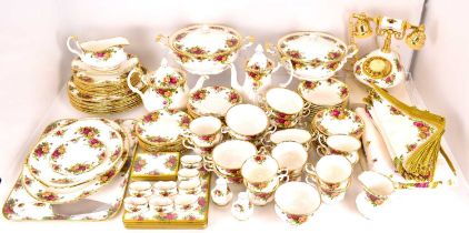 ROYAL ALBERT; an approximately 135-piece 'Old Country Roses' pattern tea and dinner service to