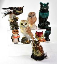 A quantity of ceramic owls, to include two Beswick examples, a Lorna Bailey example, a table lamp,