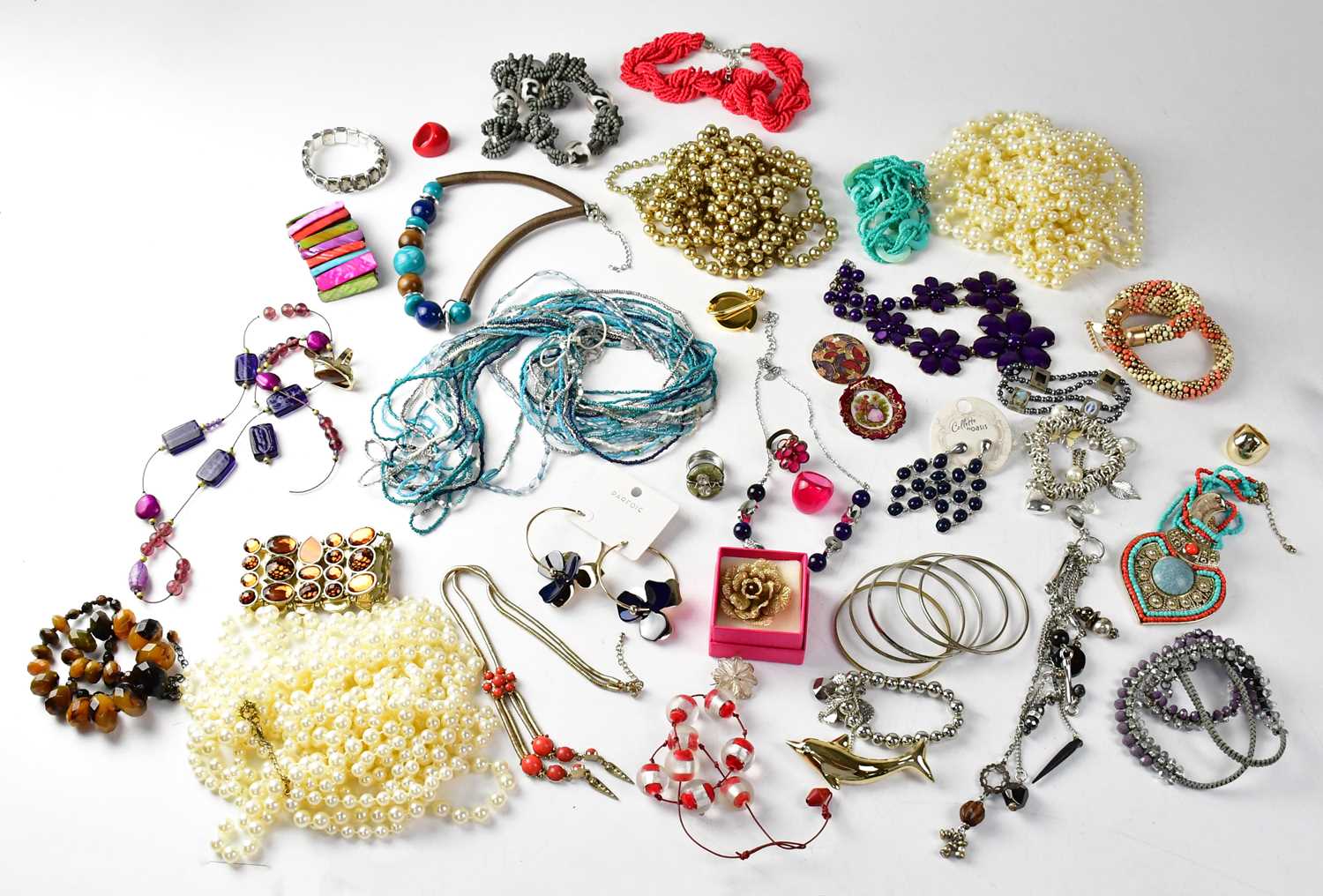 A quantity of modern costume jewellery, to include mainly beaded jewellery, also necklaces,