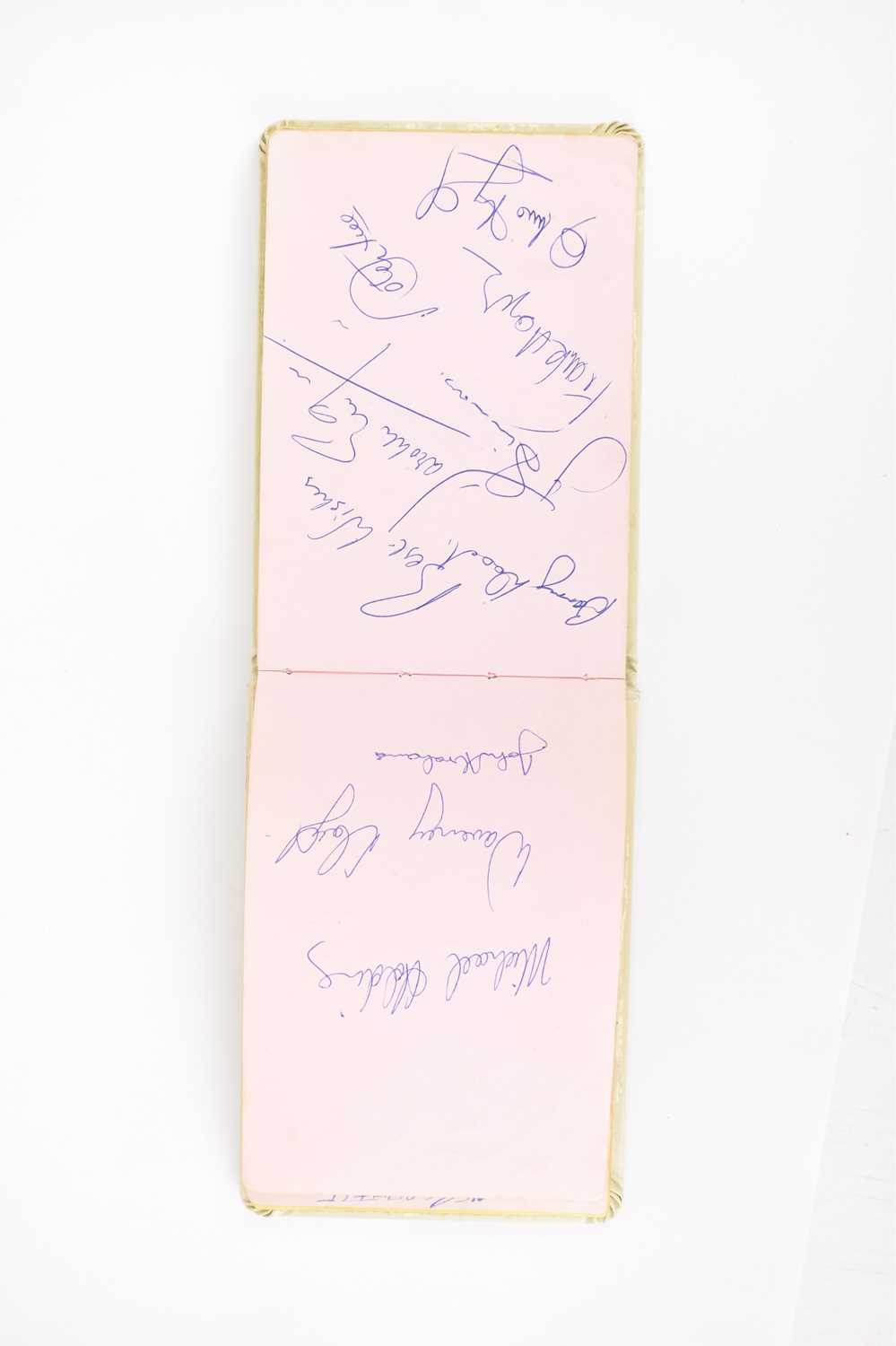 A pocket autograph album containing mainly signatures of the 1970s Lancashire Cricket Team. - Bild 3 aus 5