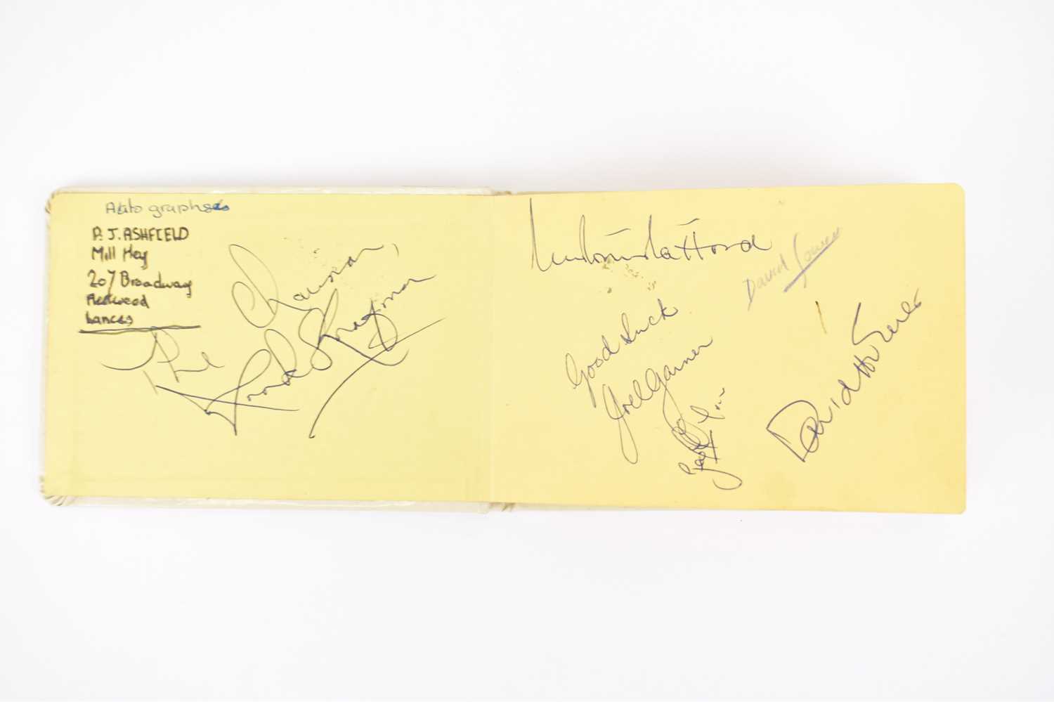 A pocket autograph album containing mainly signatures of the 1970s Lancashire Cricket Team. - Bild 2 aus 5