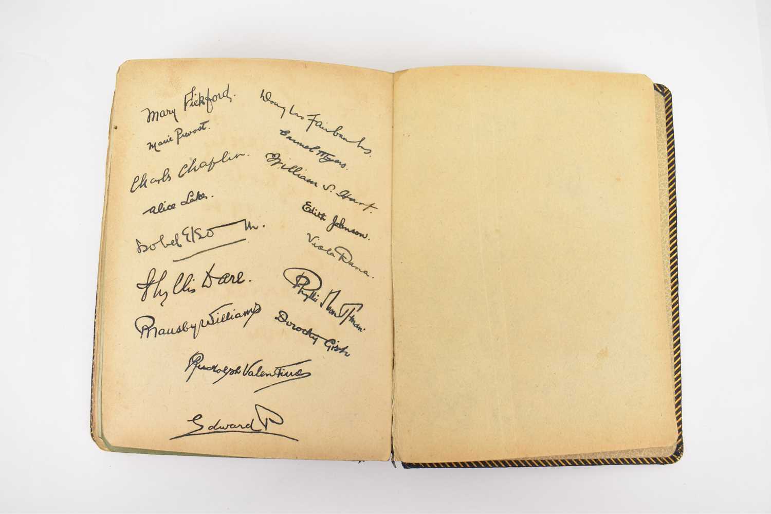 A pocket autograph album of actresses and entertainers of yesteryear, to include George Formby and - Image 5 of 5