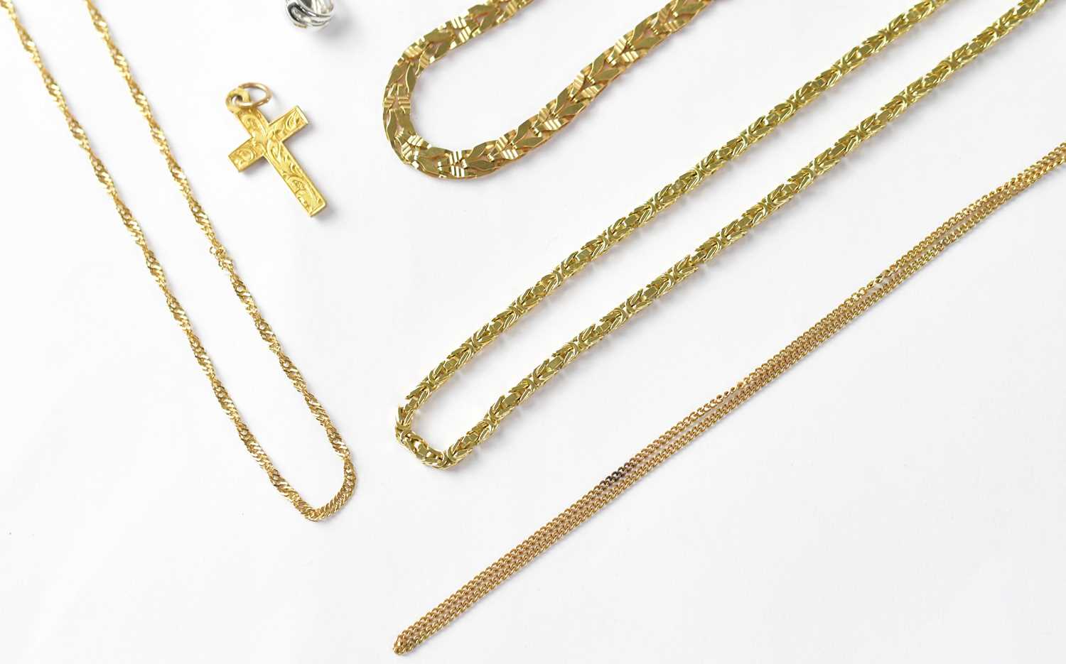 Four 18ct gold chain necklaces to include large flat link, chevron box link, and two fine link - Image 2 of 2