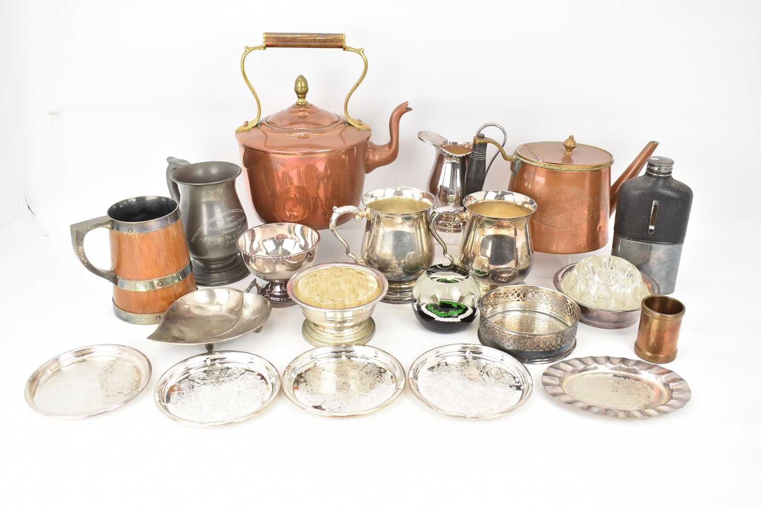 Various items of metalware to include brass and copper kettle, height 24cm, a 1gill teapot with