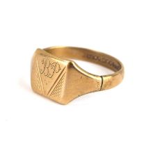 A 9ct rose gold signet ring with square head and triangle pattern, with initials 'BP', size W,