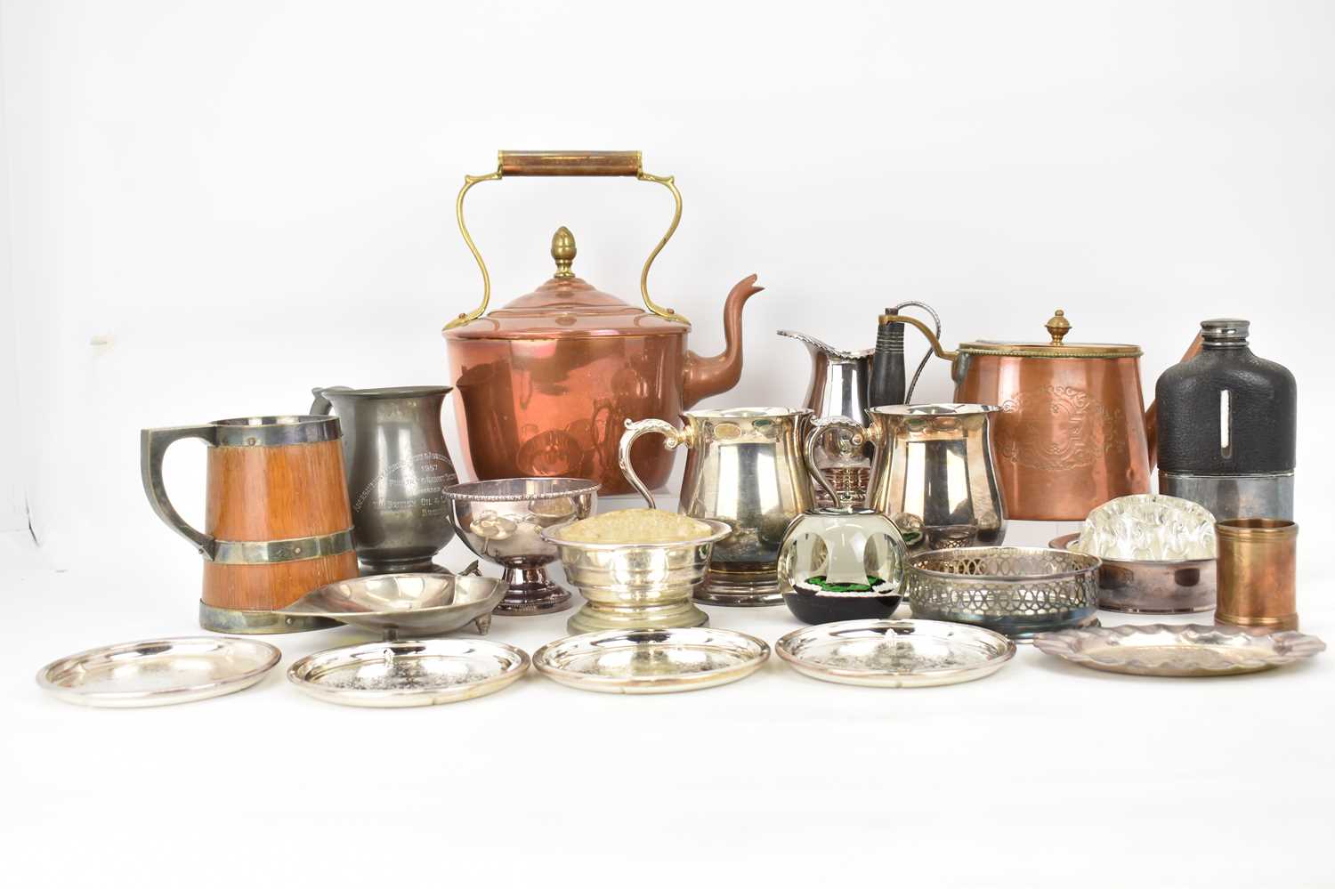 Various items of metalware to include brass and copper kettle, height 24cm, a 1gill teapot with - Image 3 of 3