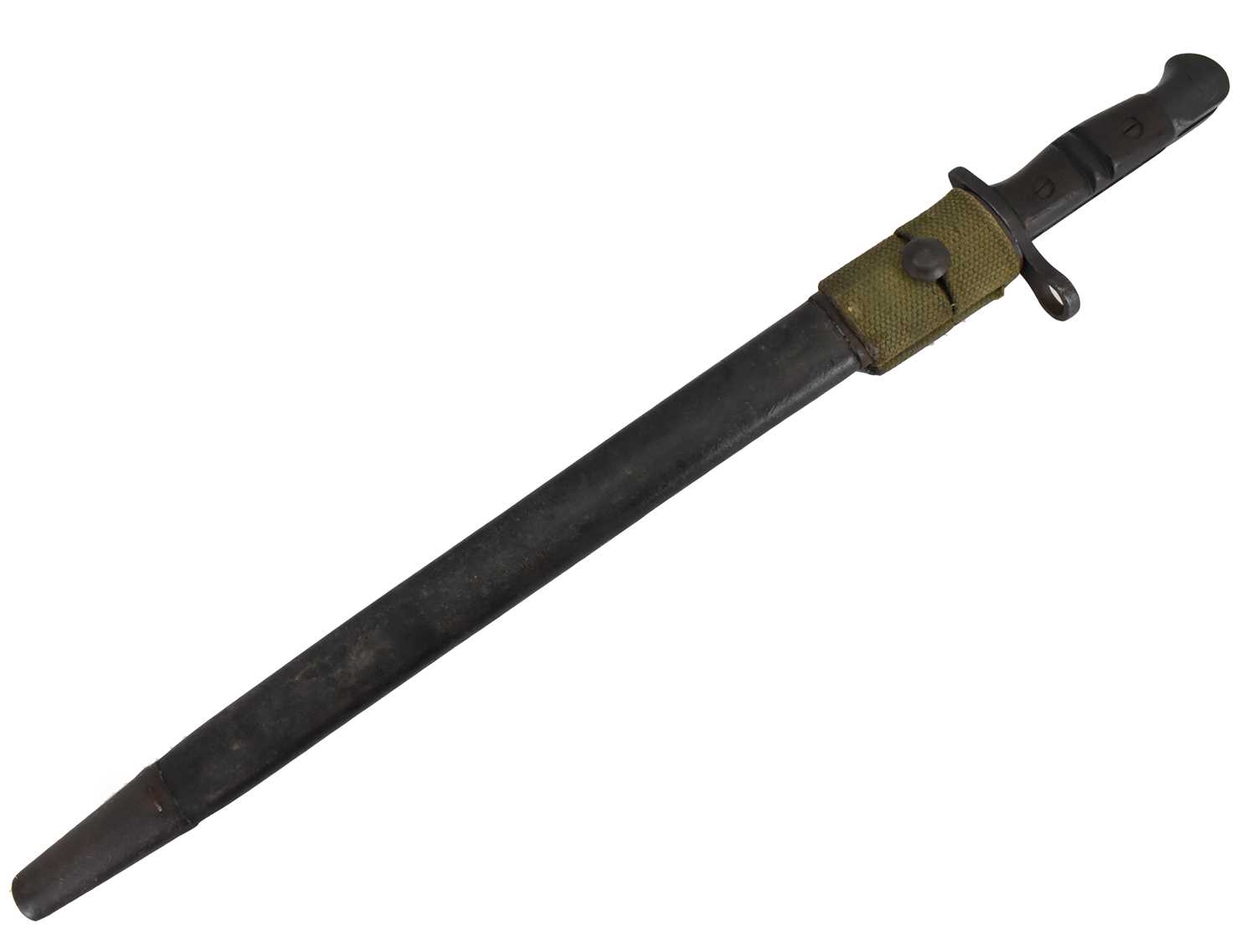 REMMINGTON; a WWI 1913 pattern bayonet, dated 16/2/1913, with relevant markings and leather - Image 2 of 12