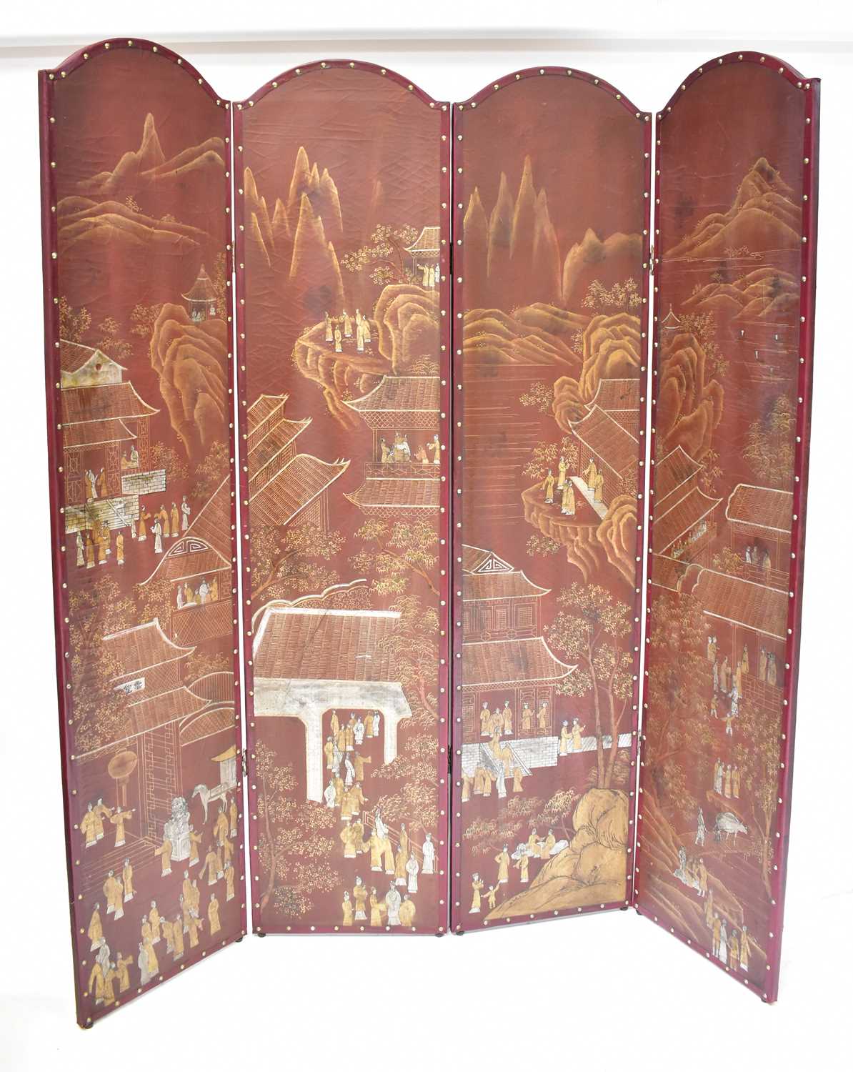 An Oriental-style four-panel screen decorated with gilt-heightened images of a village with - Bild 3 aus 3