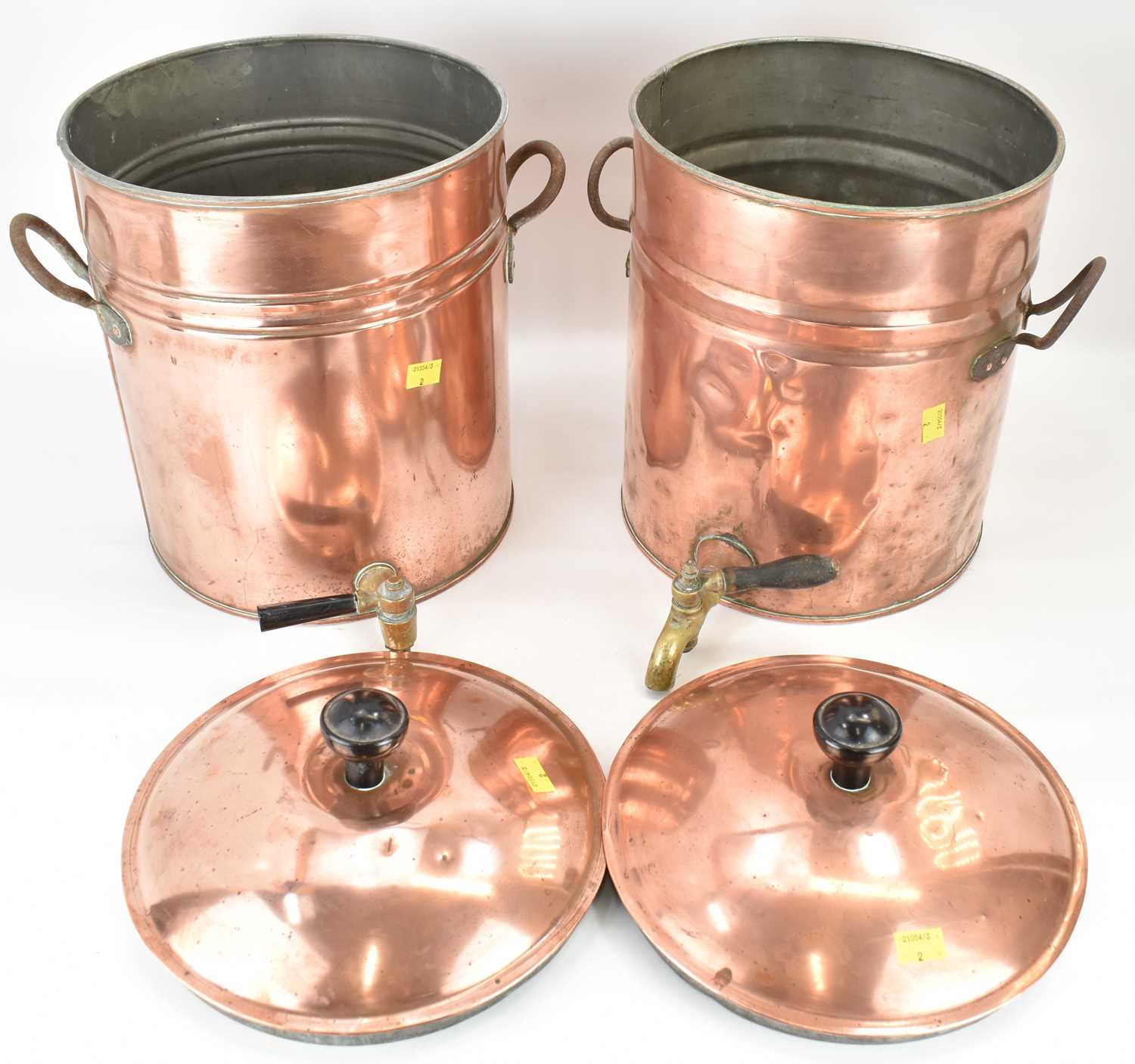 Two vintage copper tea urns, both with steel handles and brass taps, approx. 41 x 28cm (2). - Image 3 of 3