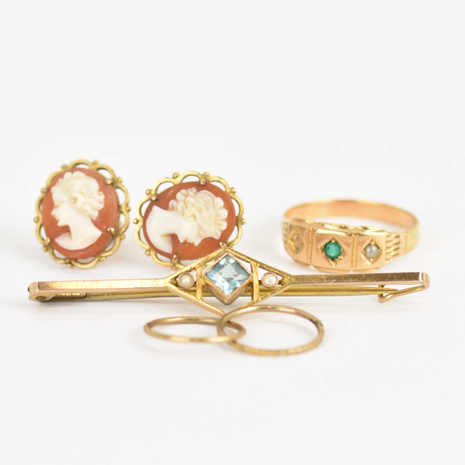 A 9ct gold bar brooch with blue bezel set square stone flanked by small seed pearls, length 5cm, a - Image 2 of 3