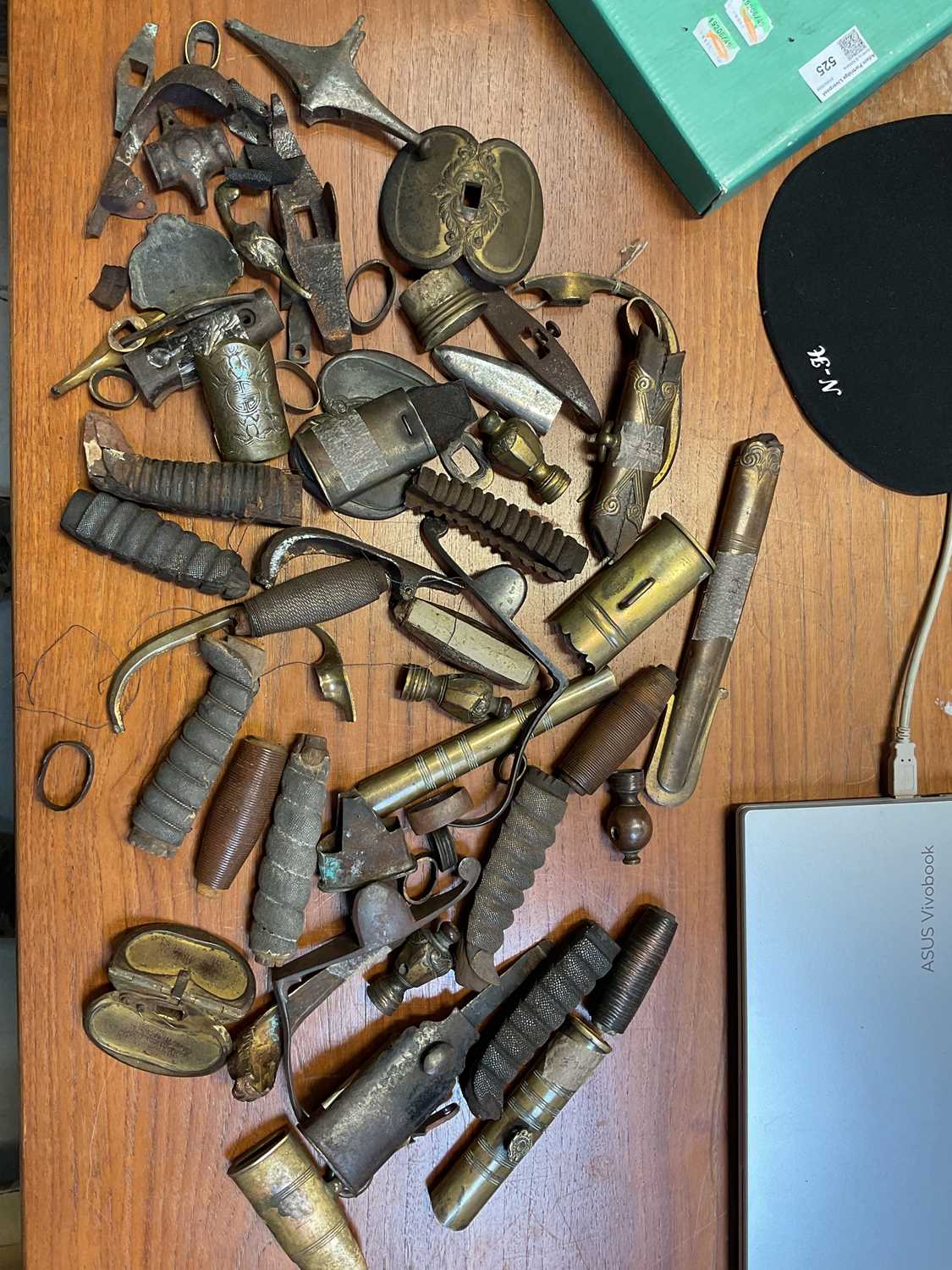 A quantity of various sword hilt parts and scabbard fittings, the majority for the 1796 infantry and - Image 6 of 6