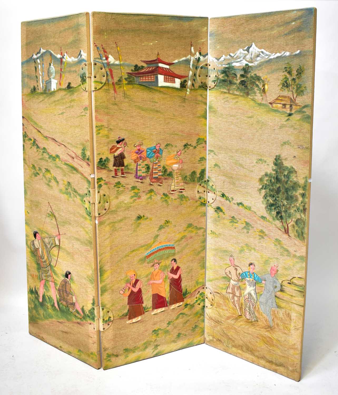 An Oriental-style three-section screen, with hand painted buildings in a landscape to the background - Image 2 of 2