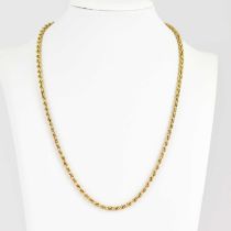 A 9ct gold rope twist necklace with ring clasp, length 46cm, approx. 5.3g.