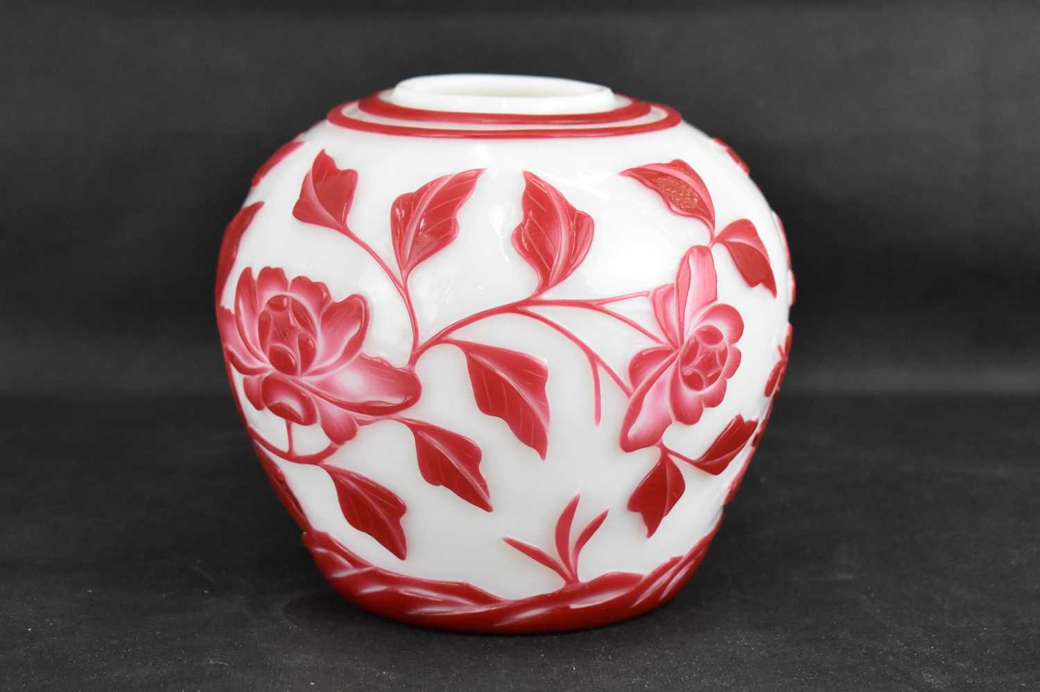 A Chinese red overlay Peking vase of bulbous shape decorated with cherry blossom, unmarked, 13 x - Image 3 of 4