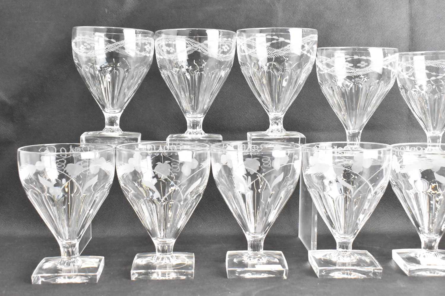 Two sets of similar shaped rummer glasses, with cone-shaped bowls with moulded fluted bottoms, - Bild 2 aus 4