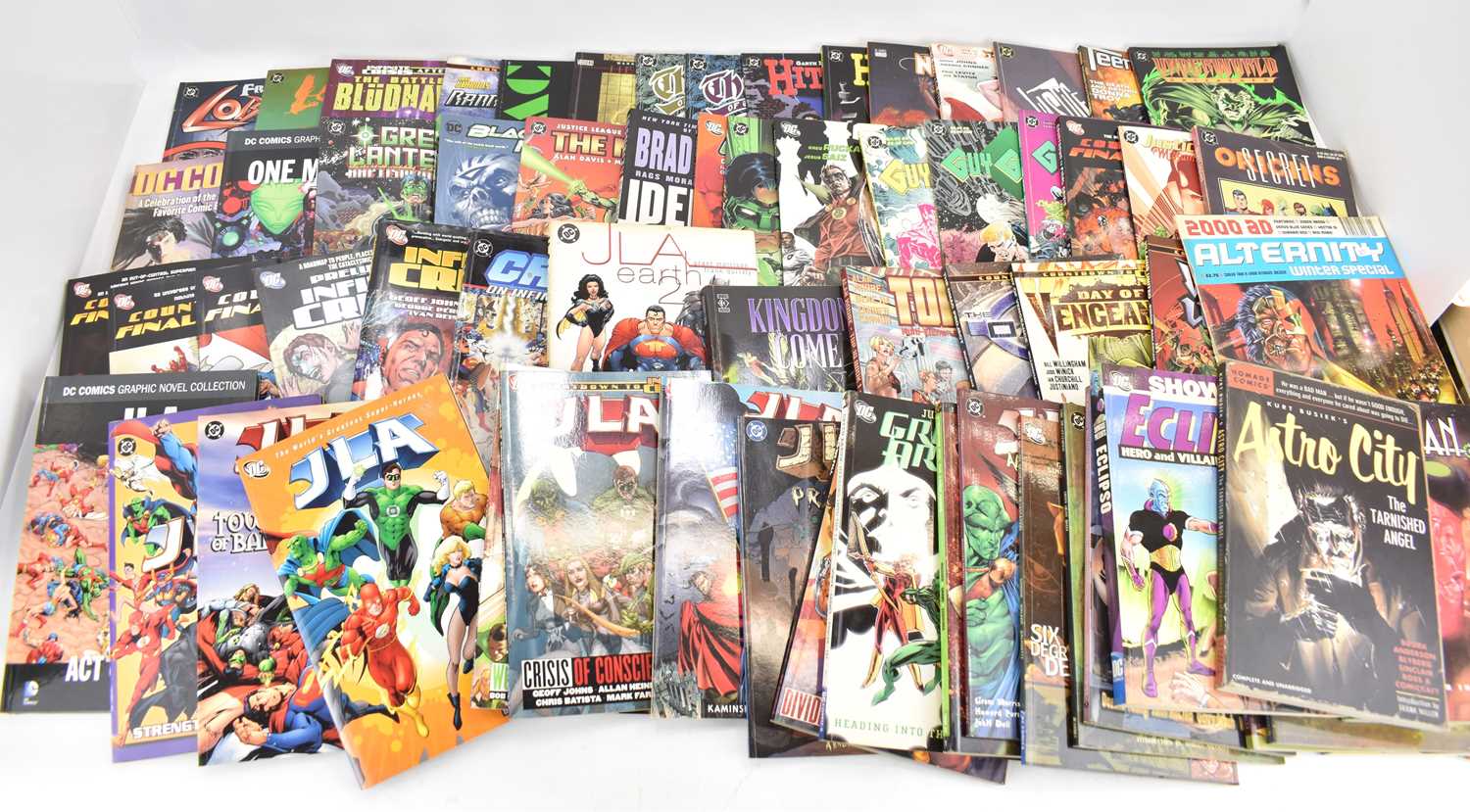 DC COMICS; approximately 125 mixed comics to include sixty 'Crisis', 'JLA', 'Countdown to Final