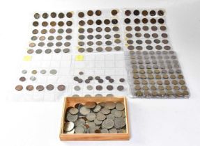 A quantity of mostly pre-decimal coinage, to include commemorative crowns, half crowns, farthings,