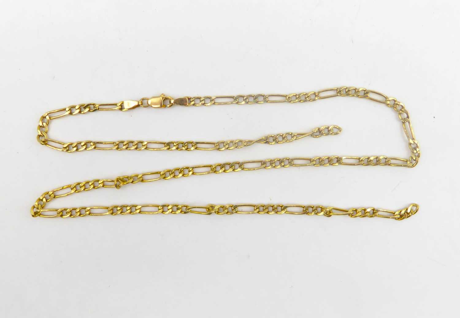 A 9ct gold Figaro link necklace with lobster claw clasp, approx. 3.3g (af). Condition Report: