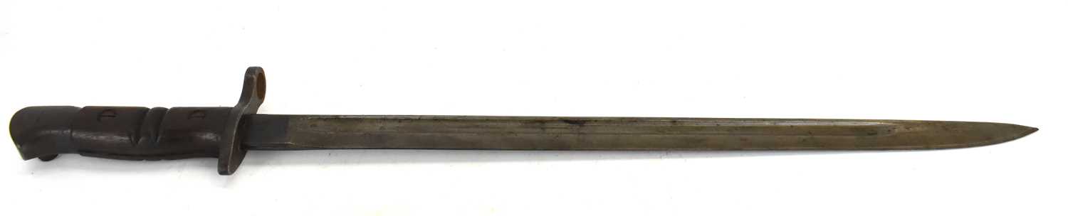 REMMINGTON; a WWI 1913 pattern bayonet, dated 16/2/1913, with relevant markings and leather - Image 6 of 12