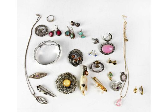 A quantity of costume jewellery, mainly Scottish hardstone set brooches, a ptarmigan foot brooch, - Image 1 of 2