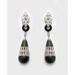 Paar elegante Onyx-Diamant-Pendeloques in Ajour