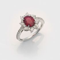 Eleganter Mosambique-Rubin-Diamantring