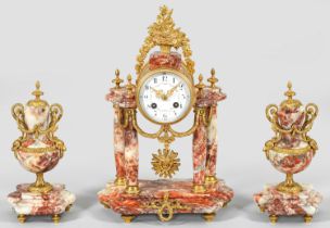 Uhrengruppe im Louis XVI-Stil