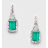 Paar kolumbianische Smaragd-Diamant-Chandeliers