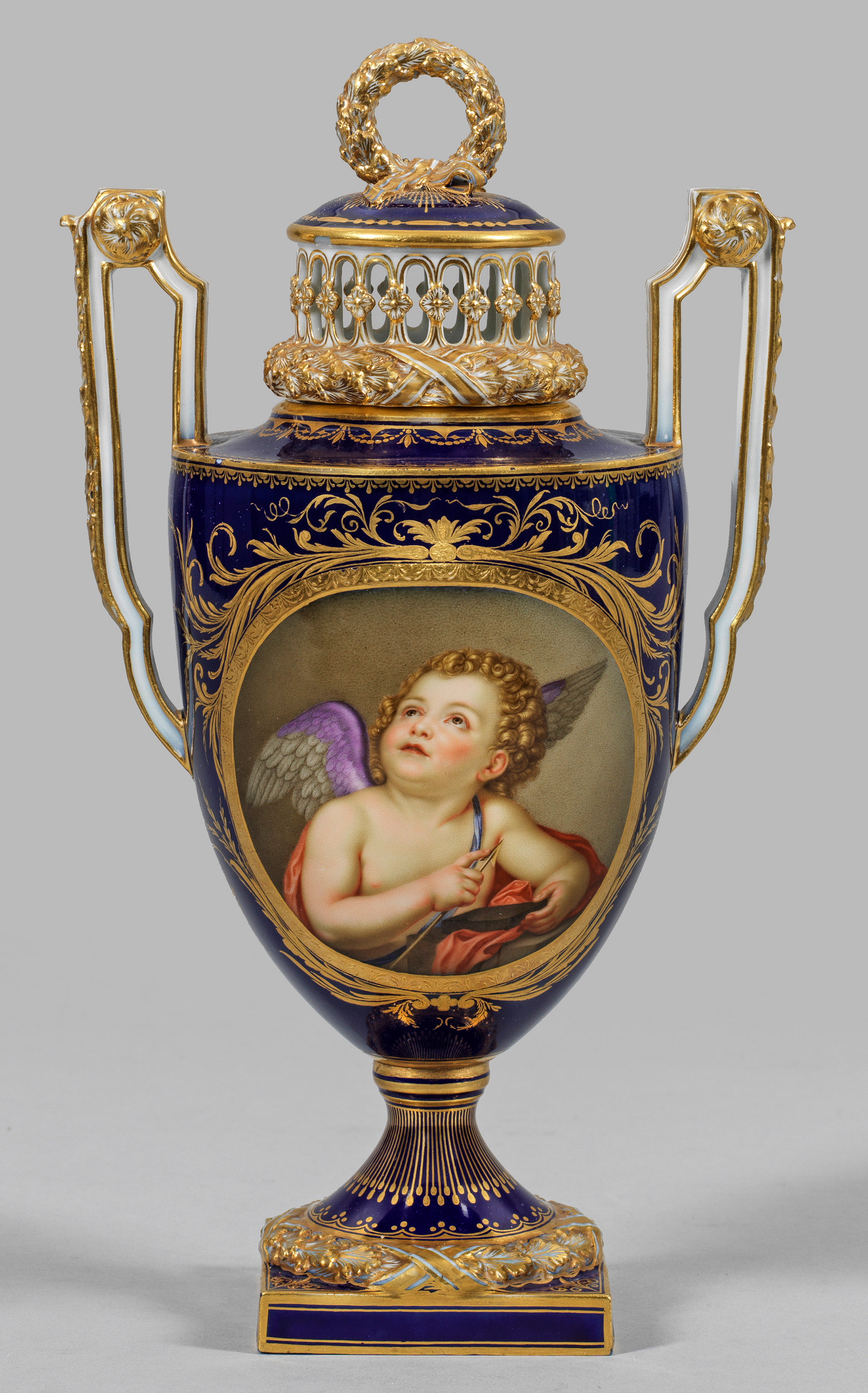 Prächtige Meissen Potpourrivase mit "Amor, seinen goldenen