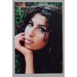 Signierte Autograph-Fotografie von Amy Winehouse