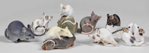 Acht Mäuse