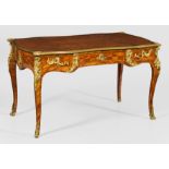 Kleines signiertes Louis XV-Bureau plat von Antoine Criaerd