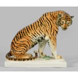 Große Art Déco-Tierfigur "Sitzender Tiger"
