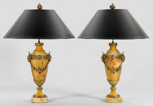 Paar große Tischlampen im Louis XVI-Stil