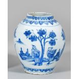 Frankfurter Vase mit Chinoiserien